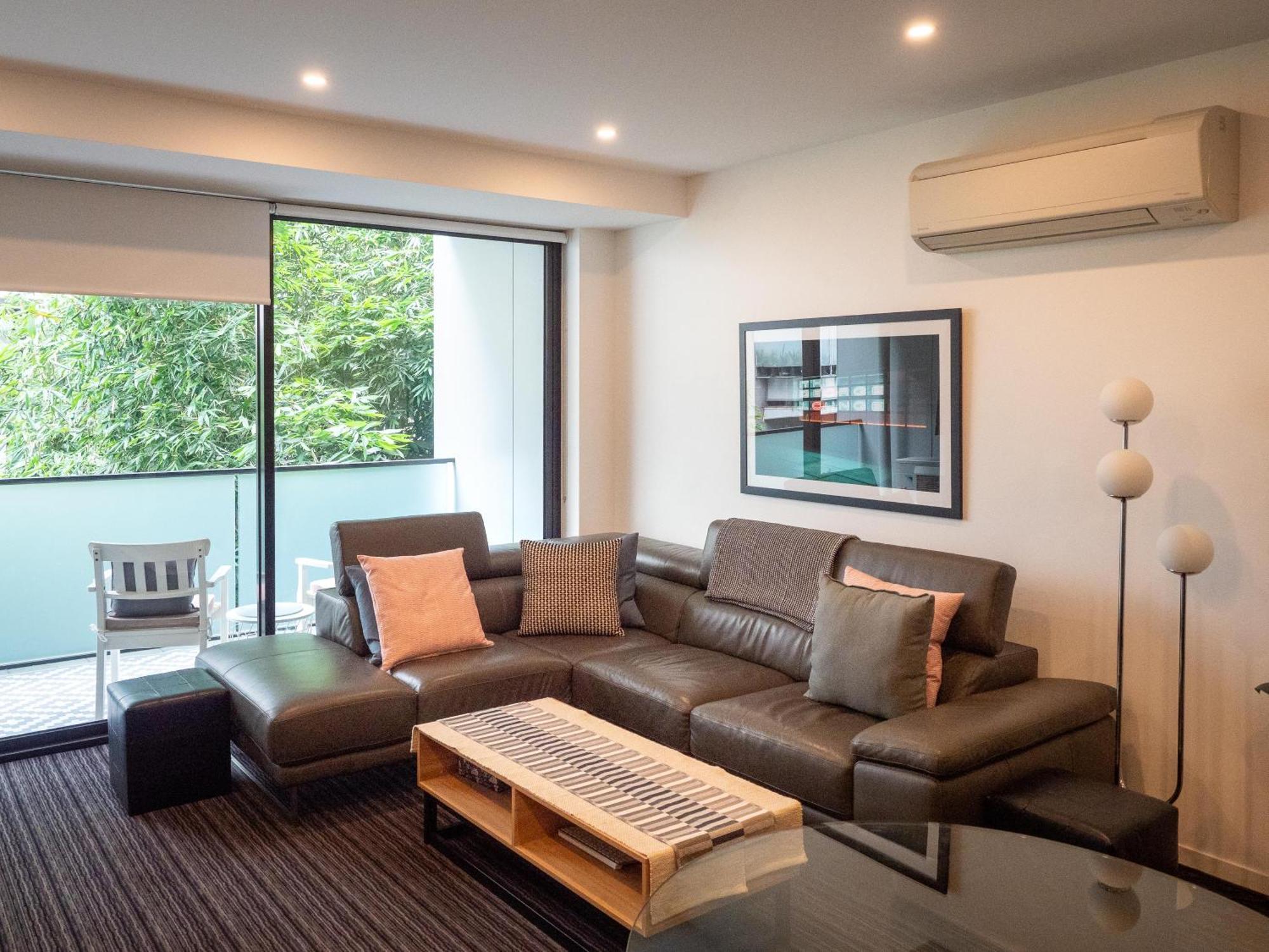 Modern Quiet 1 & 2 Bed Apt Opposite Albert Park Melbourne Buitenkant foto