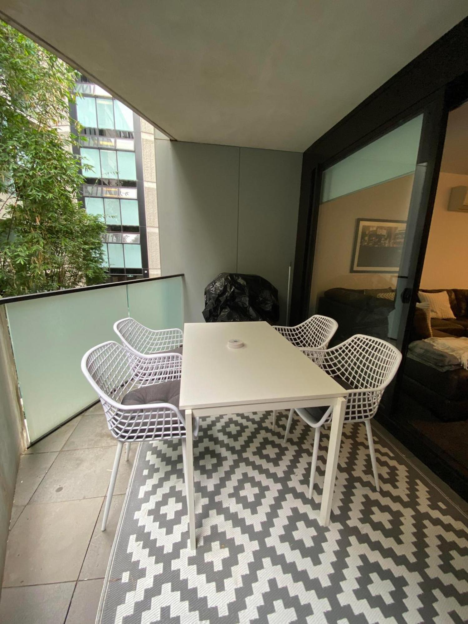 Modern Quiet 1 & 2 Bed Apt Opposite Albert Park Melbourne Buitenkant foto