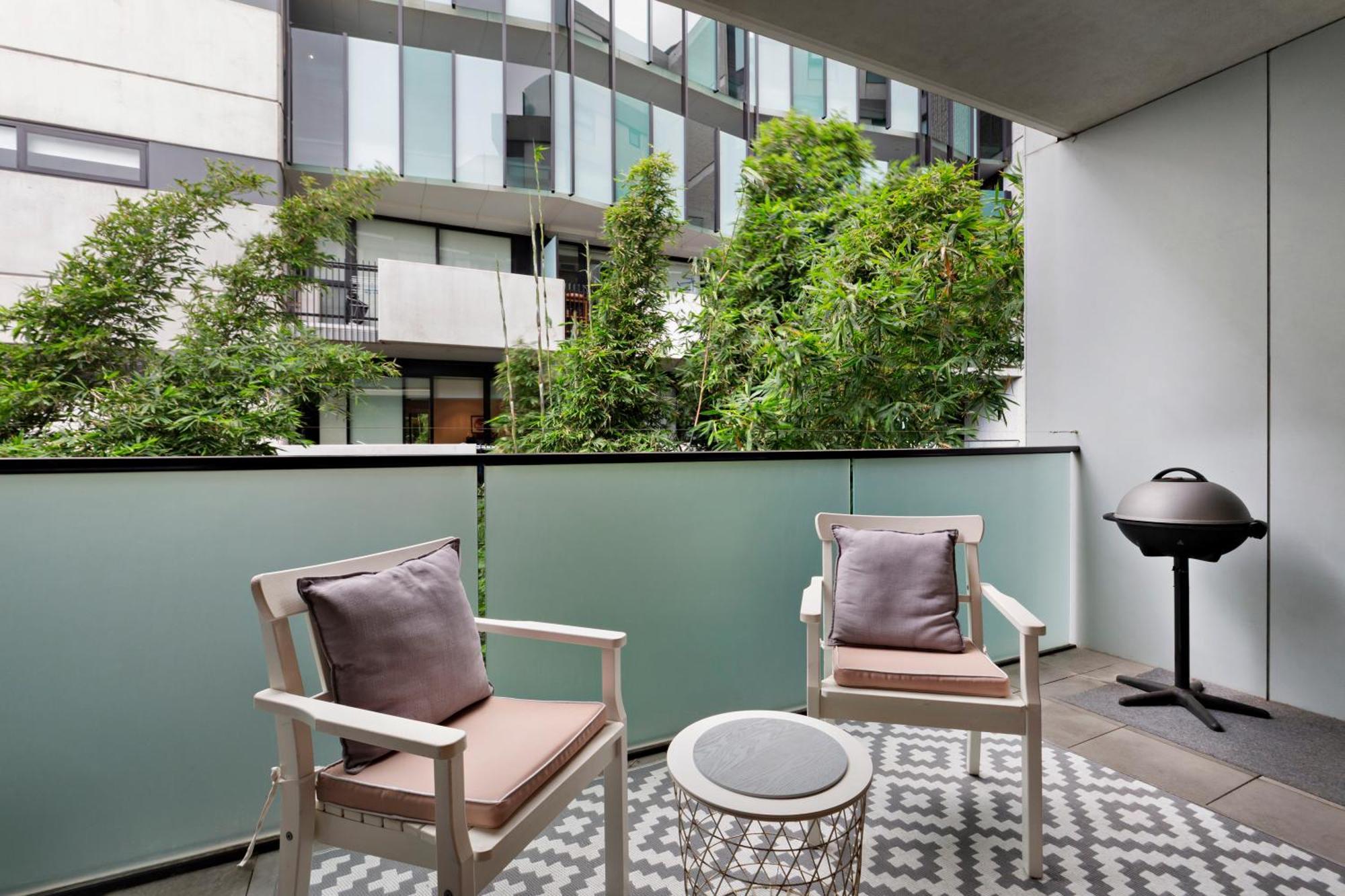 Modern Quiet 1 & 2 Bed Apt Opposite Albert Park Melbourne Buitenkant foto